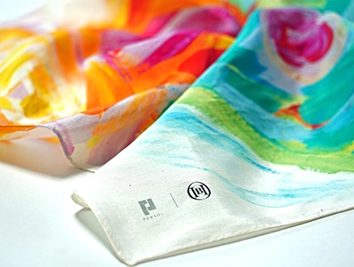 画像：シルクブレンドハンカチーフ